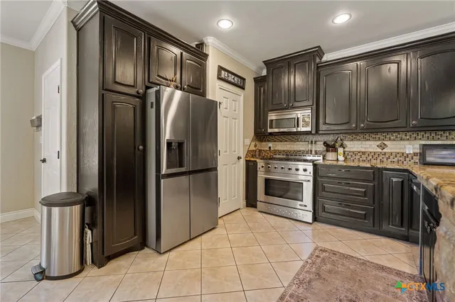 $777,000 | 2804 County Road 1045, Lampasas, TX 76550