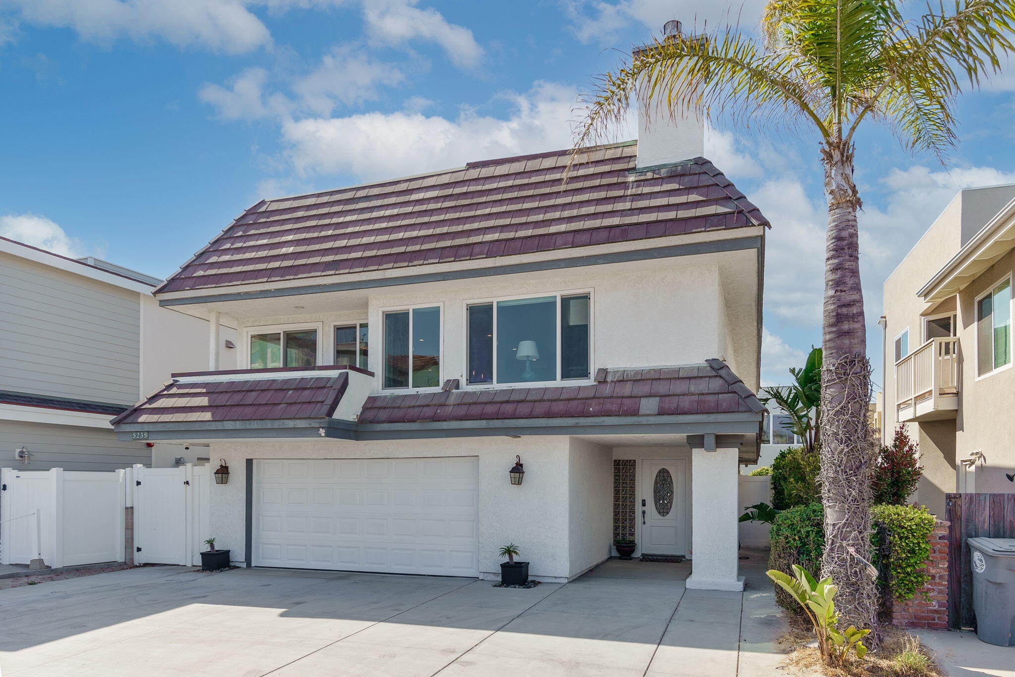 5235 Sealane Way Oxnard, CA 93035 - Photo 3 of 53 a house view with a garden space