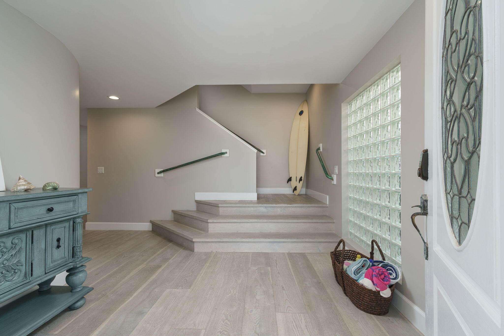 5235 Sealane Way Oxnard, CA 93035 - Photo 6 of 53 a view of entryway and hall