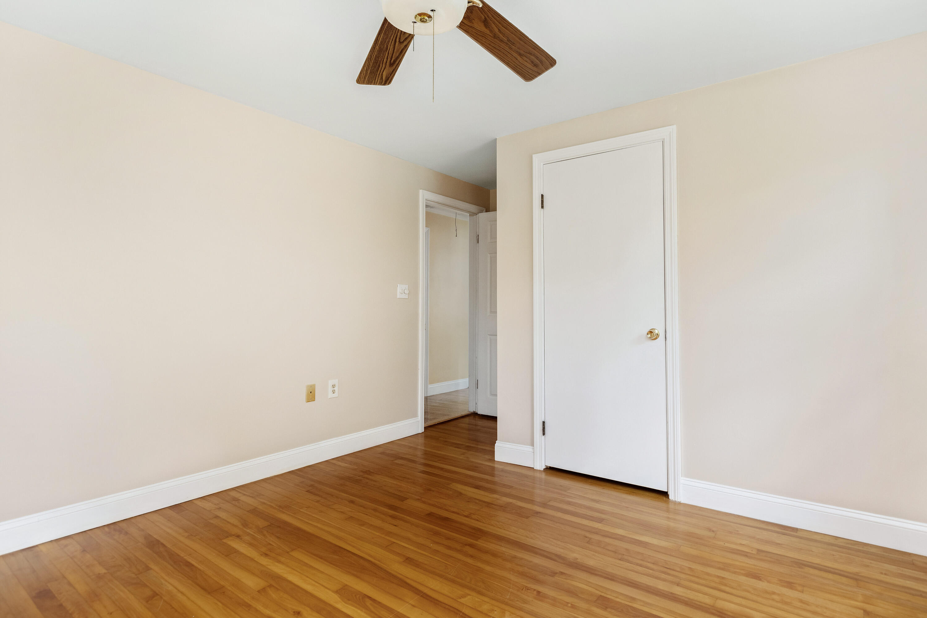 54 Wythburn Road South Portland, ME 04106 - Photo 17 of 35 54 Wythburn Rd South Portland-print-017-