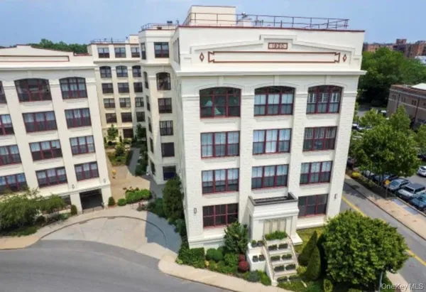 $919,000 | 1 Scarsdale Road, Unit 204, Tuckahoe, NY 10707