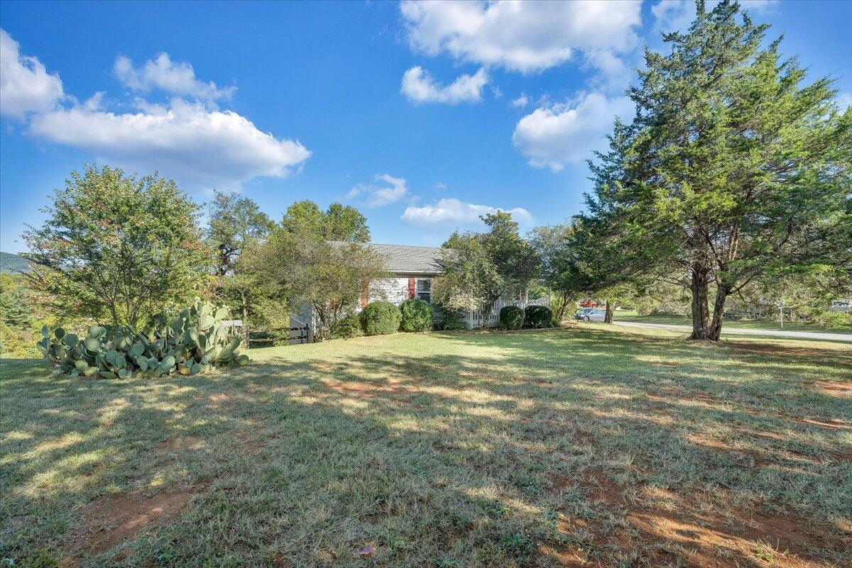 1313 Ross Road Vinton, VA 24179 - Photo 25 of 30 25-MIB09584