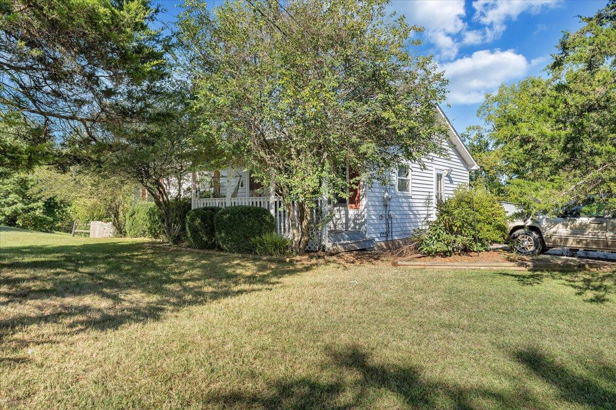 1313 Ross Road Vinton, VA 24179 - Photo 29 of 30 29-MIB09599