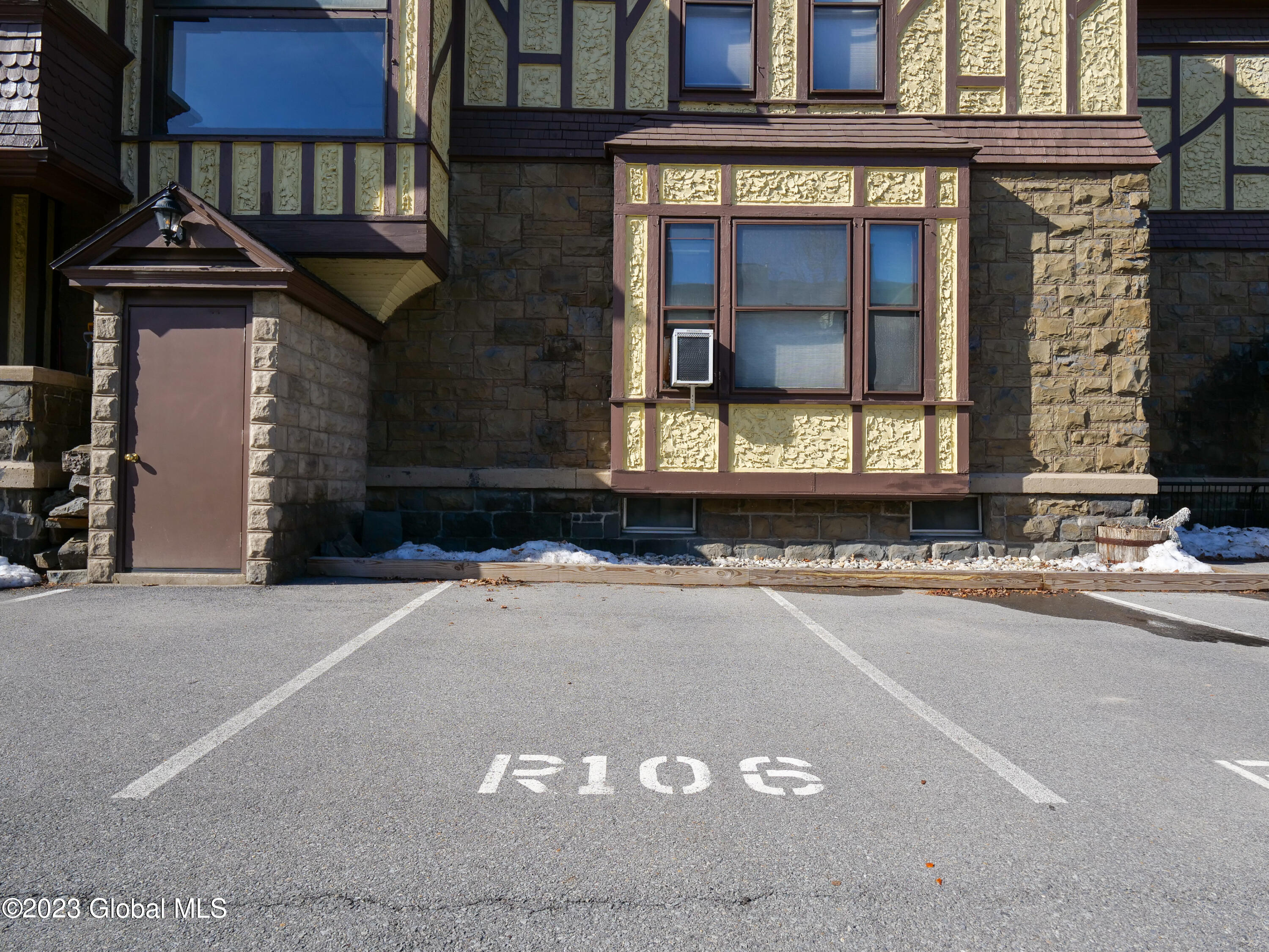 115 Union Avenue, Unit R106 Saratoga Springs, NY 12866 - Photo 6 of 9 115 Union Ave, Unit R-106