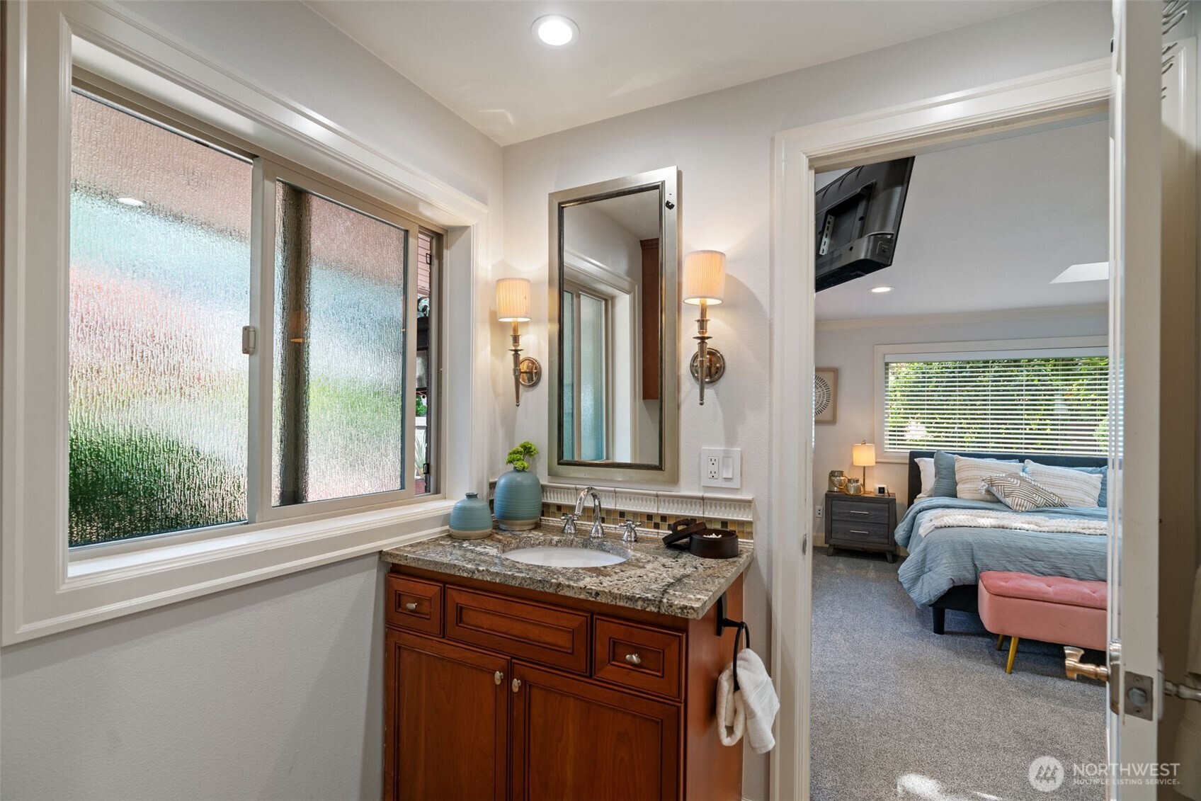 8723 Talbot Road Edmonds, WA 98026 - Photo 33 of 40
