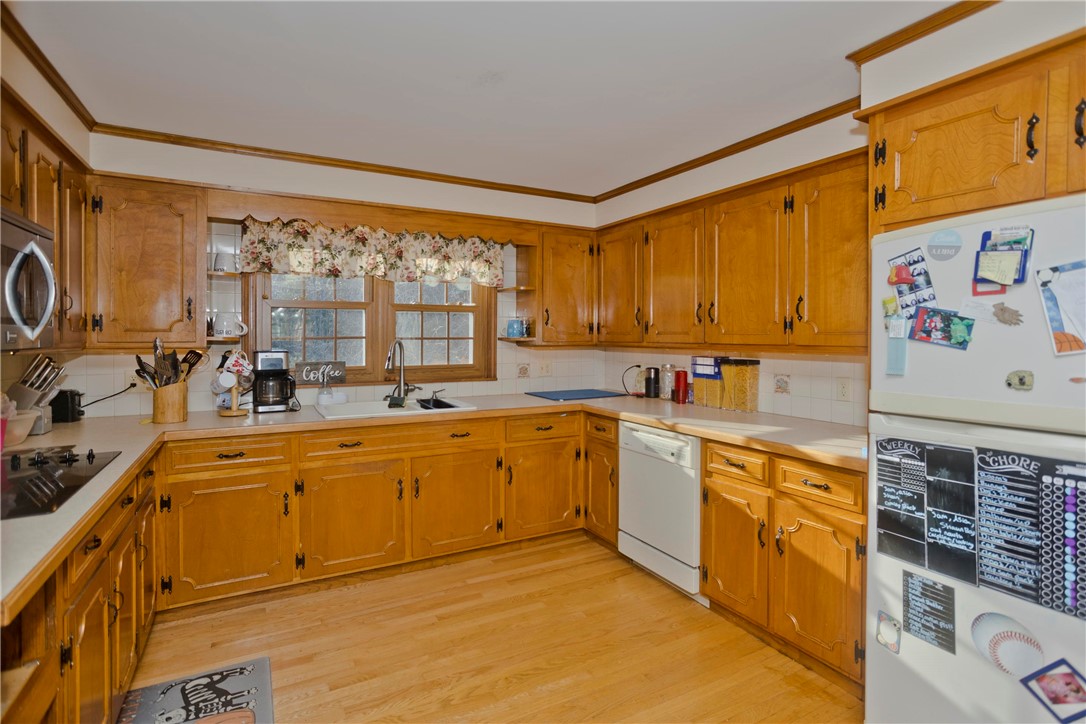 621 Black Plain Road North Smithfield, RI 02896 - Photo 5 of 30 Kitchen