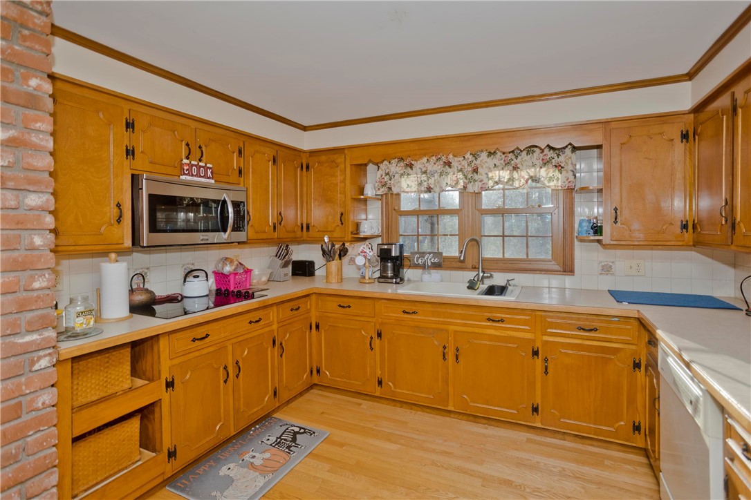 621 Black Plain Road North Smithfield, RI 02896 - Photo 6 of 30 Kitchen