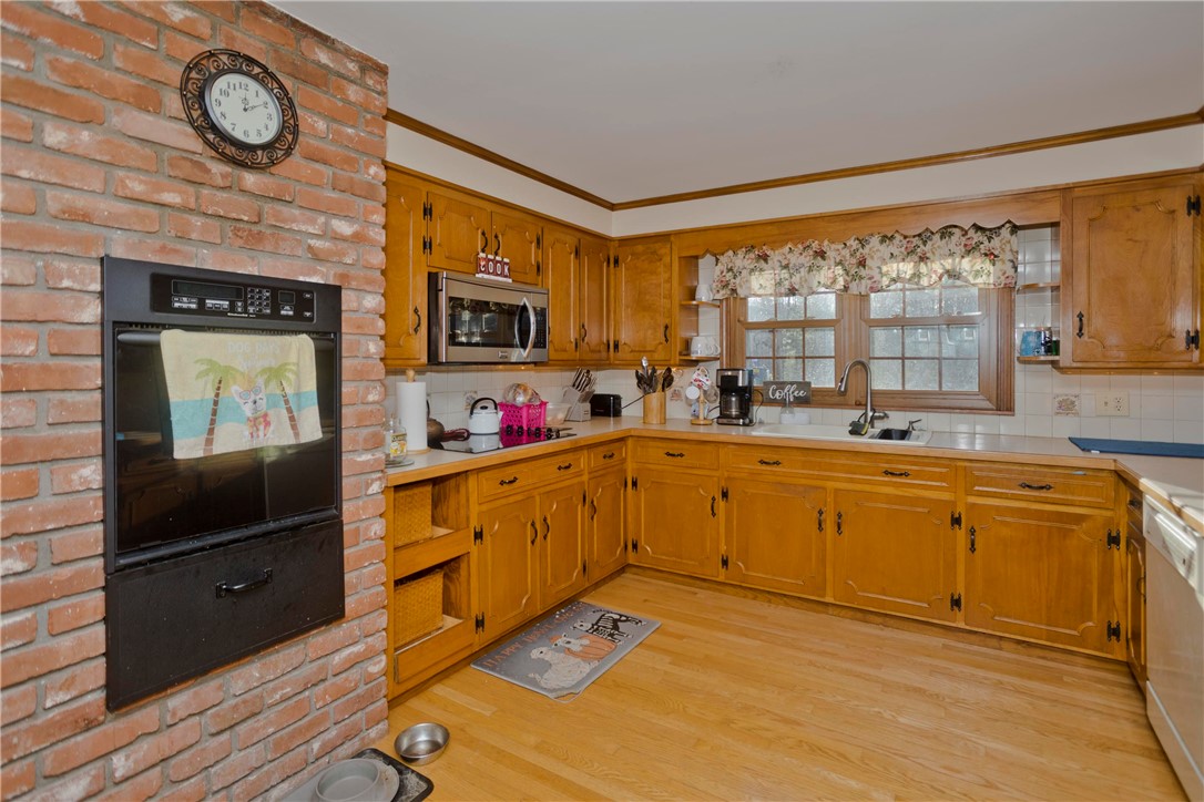 621 Black Plain Road North Smithfield, RI 02896 - Photo 7 of 30 Kitchen