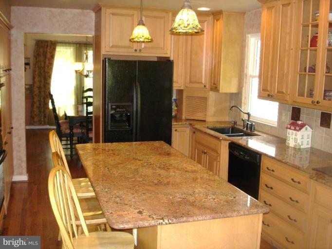 7324 Kindler Road Columbia, MD 21046 - Photo 4 of 19 Kitchen