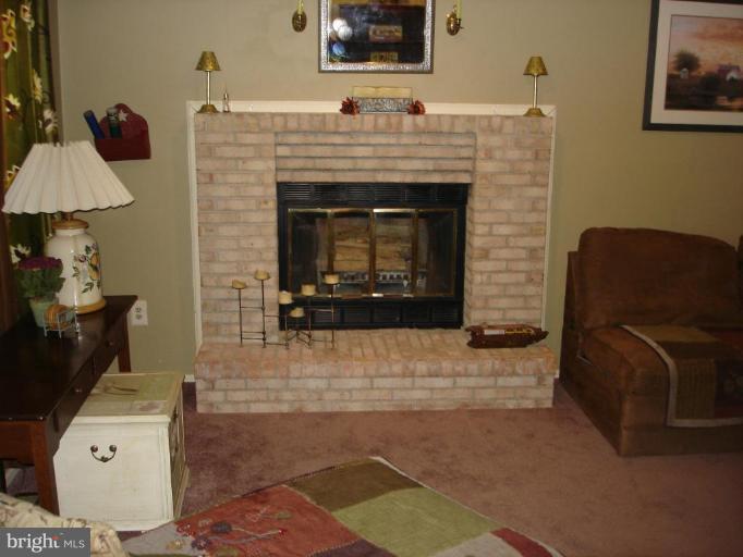 7324 Kindler Road Columbia, MD 21046 - Photo 6 of 19 Living Room