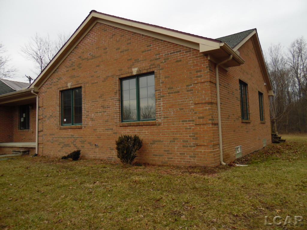 46820 Wear Road Belleville, MI 48111 - Photo 2 of 16 31340725-1.JPG