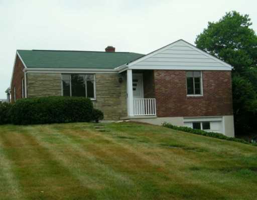945 Rosalind Road Pittsburgh, PA 15237 - Photo 1 of 8 Exterior Front.