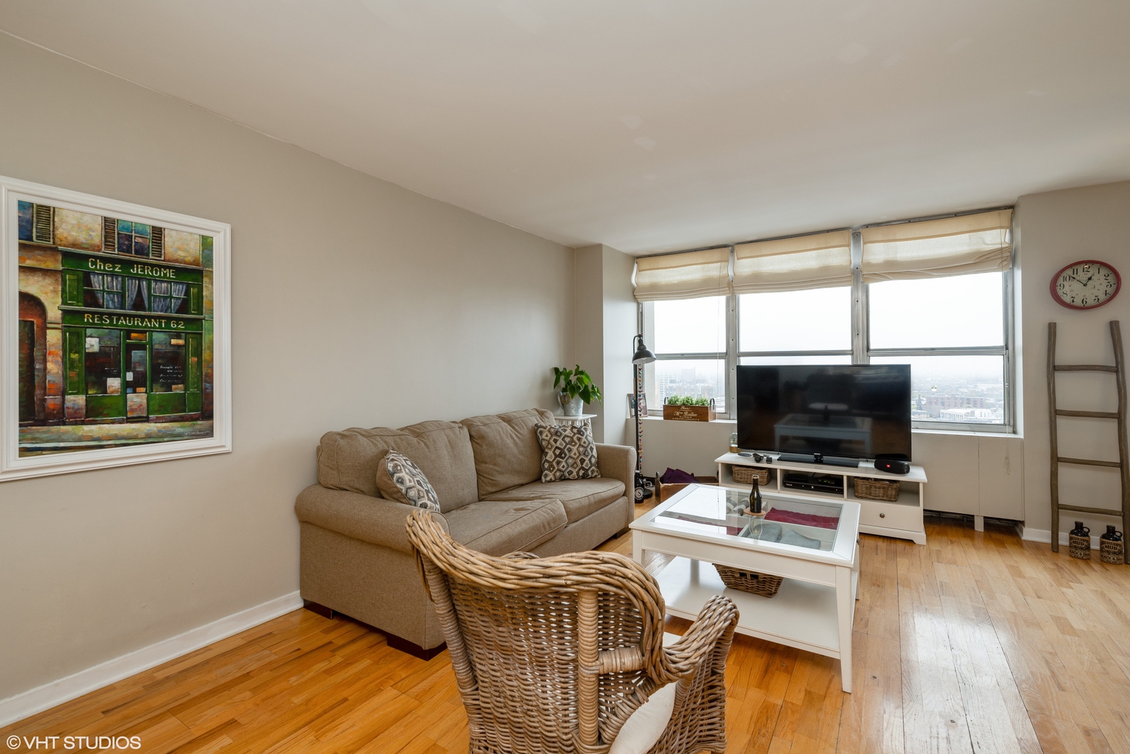 655 West Irving Park Road, Unit 2213 Chicago, IL 60613 - Photo 3 of 15