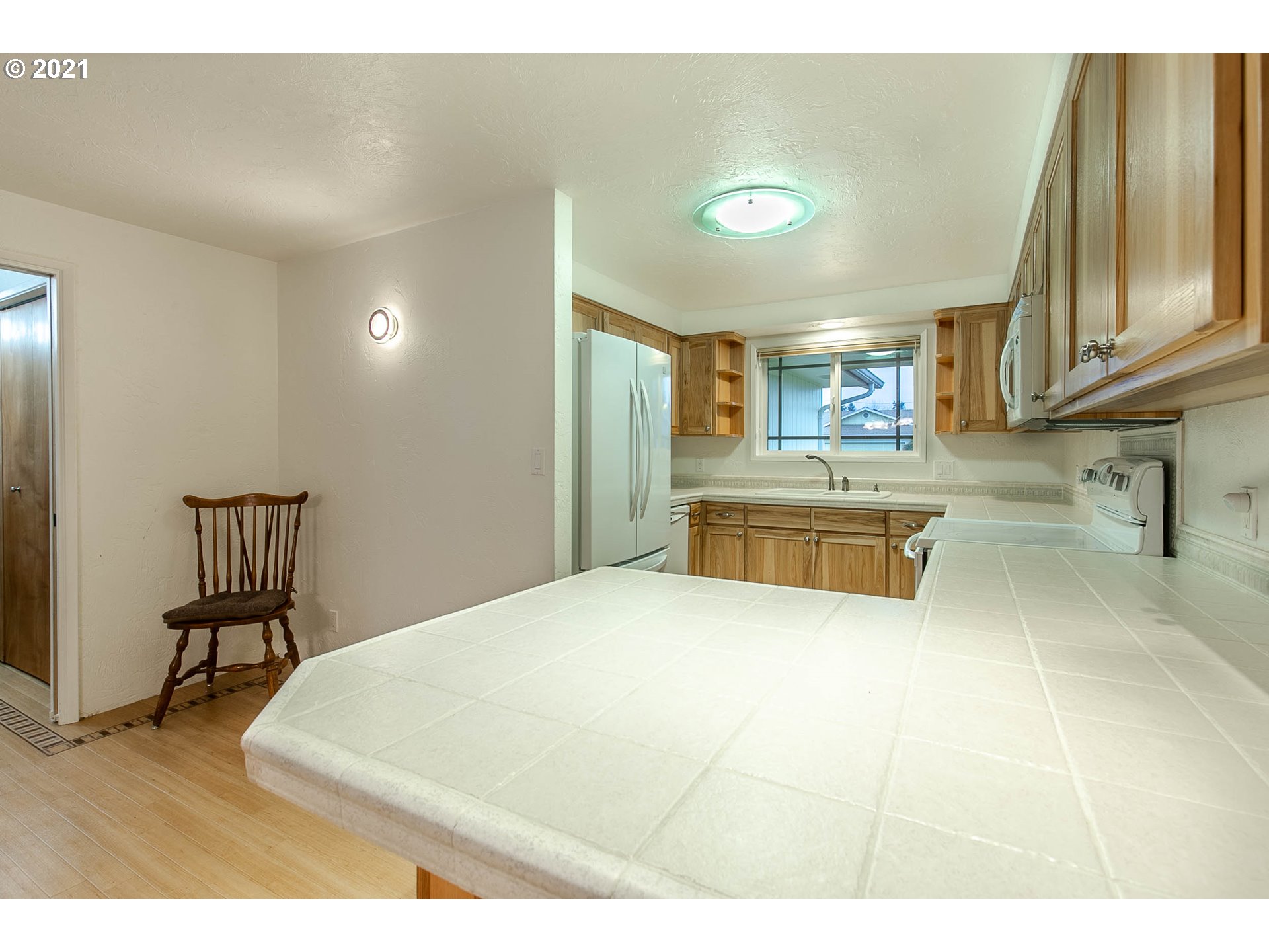 937 55th Place Springfield, OR 97478 - Photo 14 of 32