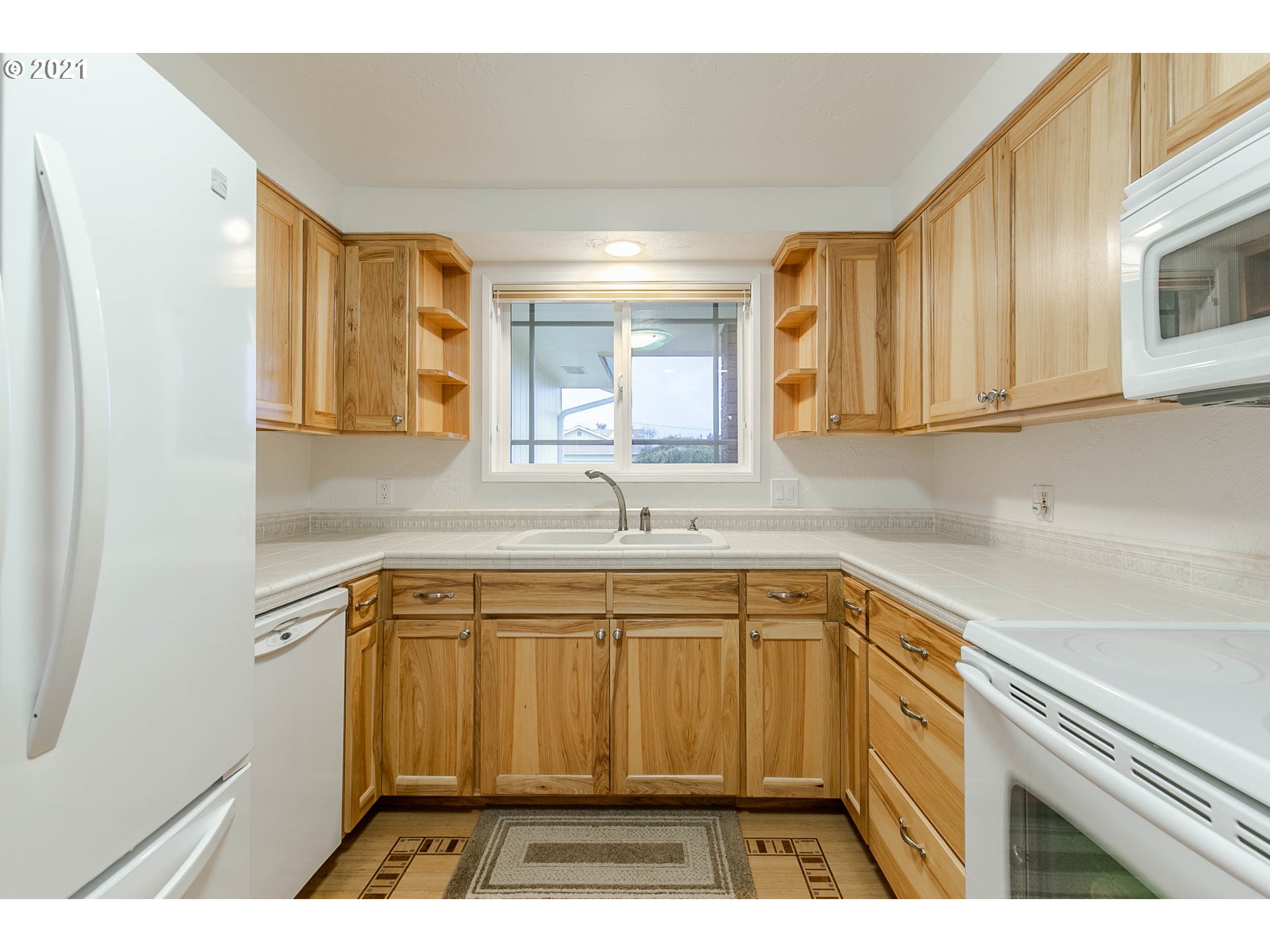 937 55th Place Springfield, OR 97478 - Photo 15 of 32