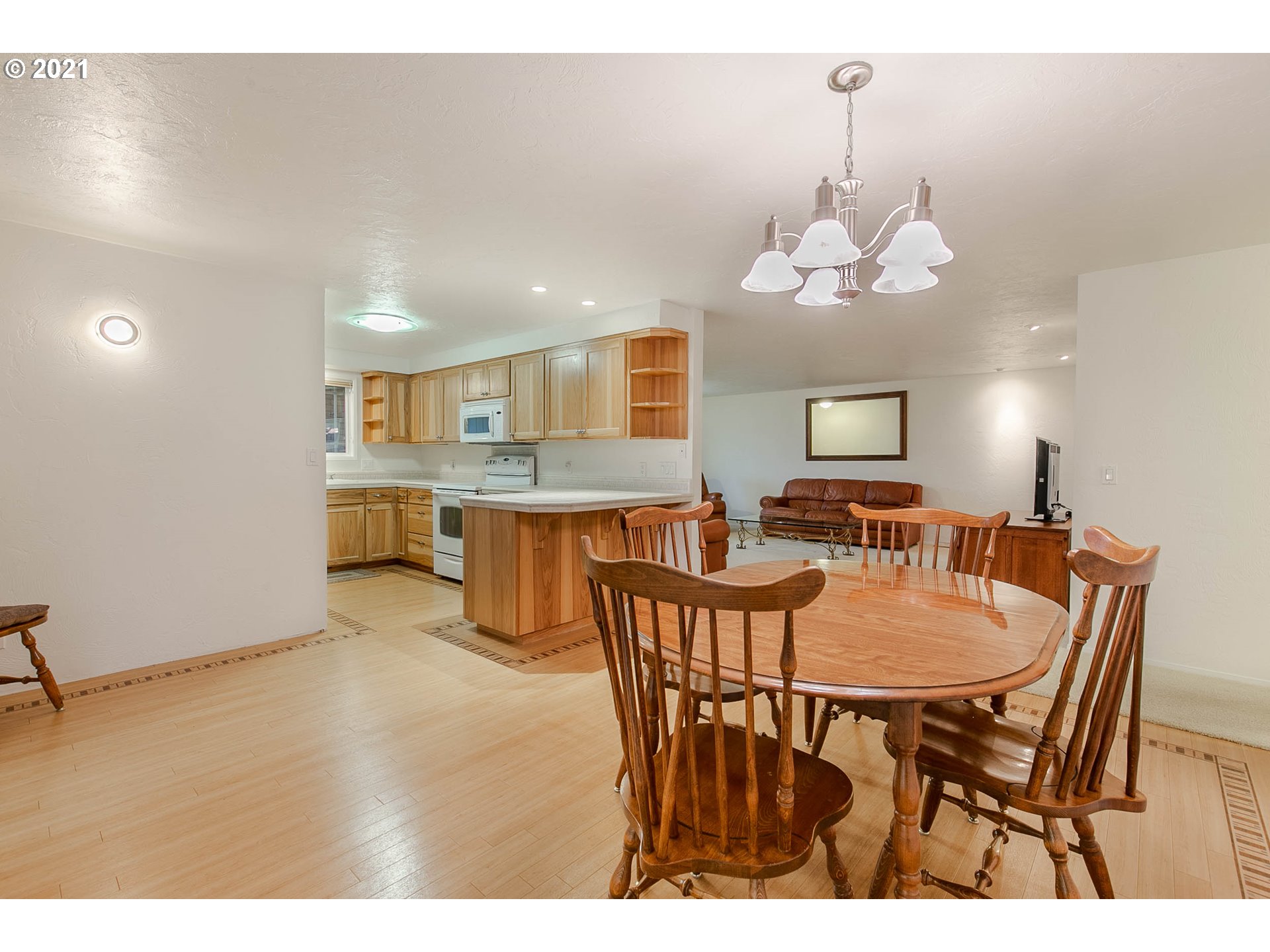 937 55th Place Springfield, OR 97478 - Photo 9 of 32