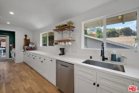 $1,499,000 | 4406 Don Diablo Drive, Los Angeles, CA 90008