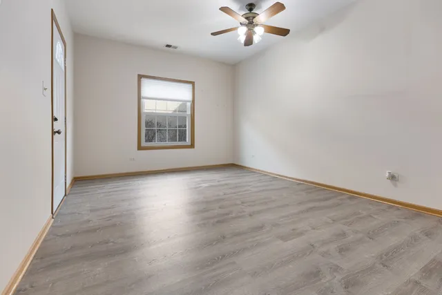 $285,000 | 1505 Commodore Court, Unit 1, Schaumburg, IL 60193