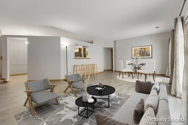 $285,000 | 1505 Commodore Court, Unit 1, Schaumburg, IL 60193