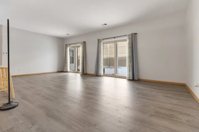 $285,000 | 1505 Commodore Court, Unit 1, Schaumburg, IL 60193