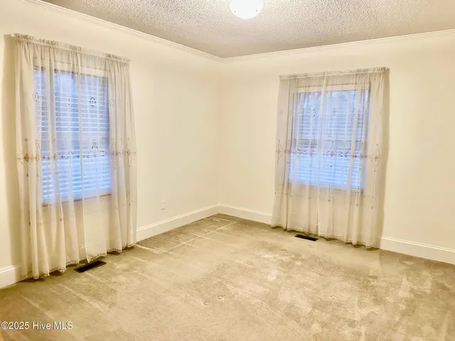 $134,600 | 405 East Simmons Avenue, Williamston, NC 27892