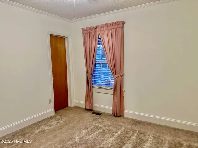 $134,600 | 405 East Simmons Avenue, Williamston, NC 27892