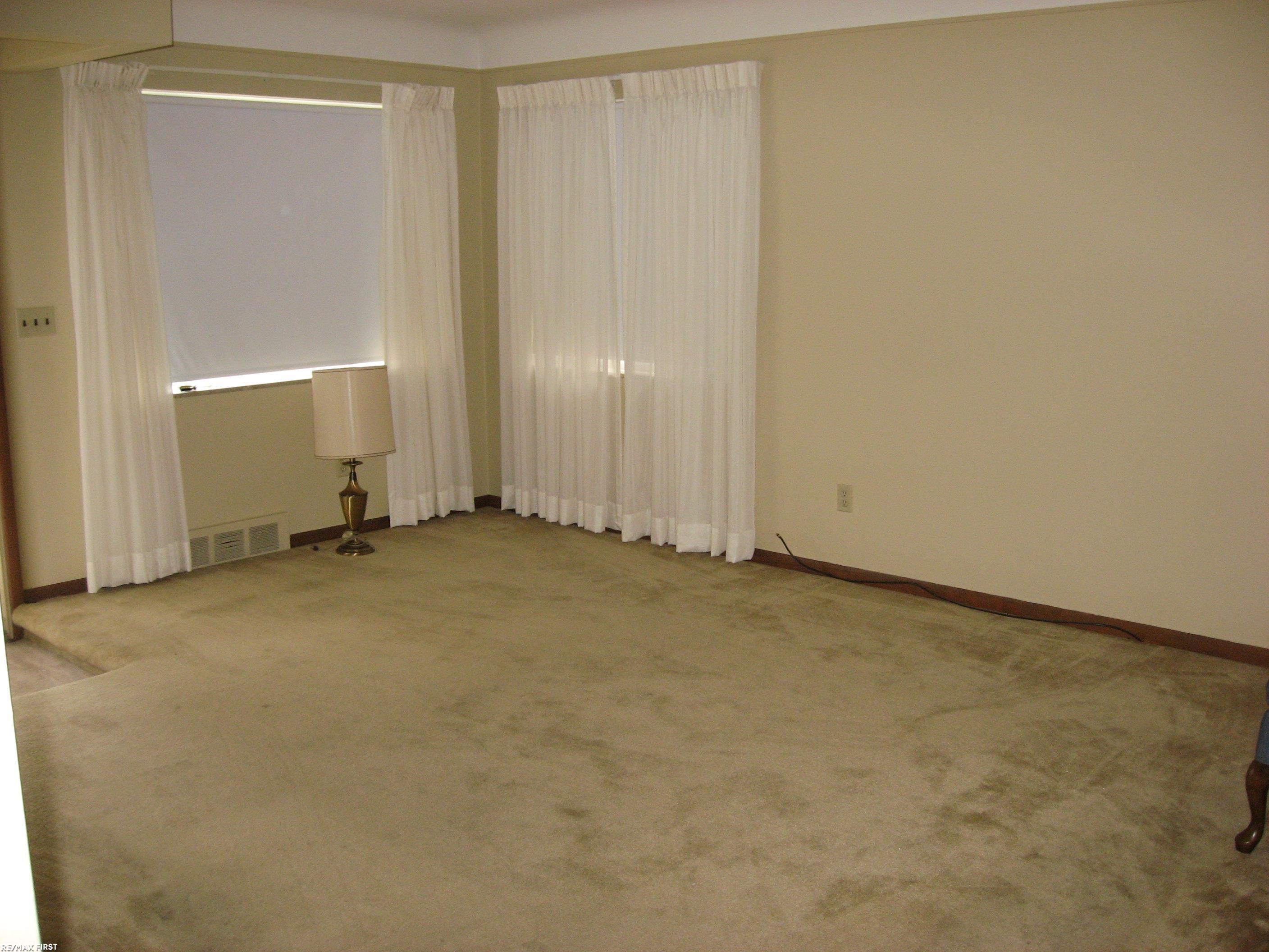 24624 Ridgecroft Avenue Eastpointe, MI 48021 - Photo 6 of 19 Gallery Image 6