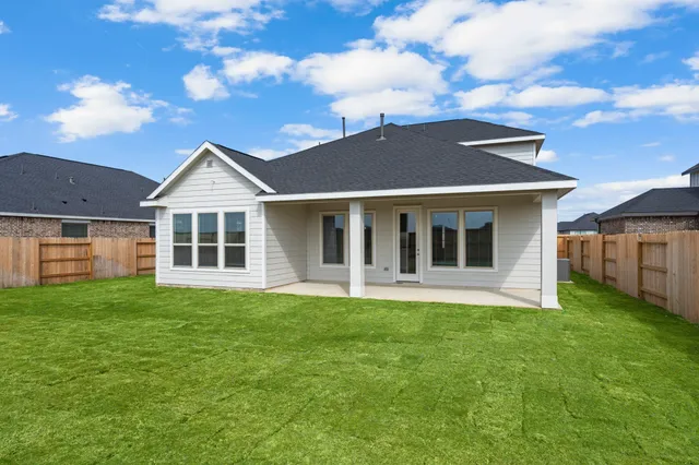 $438,980 | 620 Cross Timbers Trace, Hempstead, TX 77445