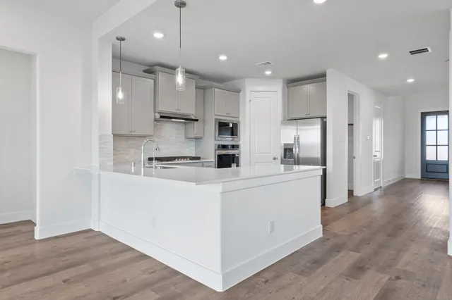 $438,980 | 620 Cross Timbers Trace, Hempstead, TX 77445