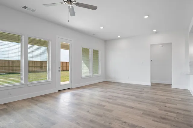 $438,980 | 620 Cross Timbers Trace, Hempstead, TX 77445