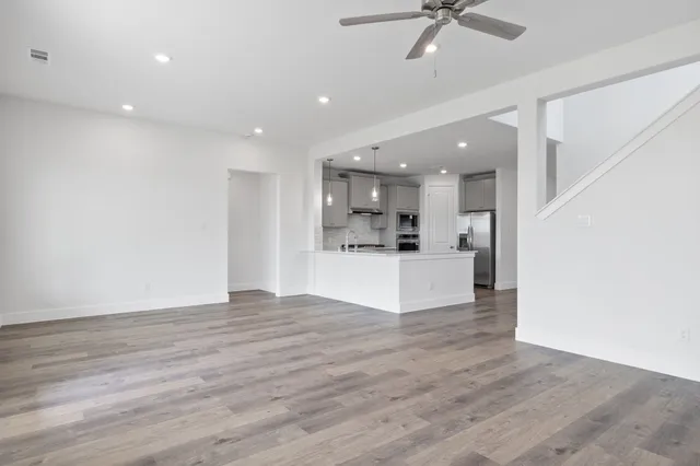 $438,980 | 620 Cross Timbers Trace, Hempstead, TX 77445