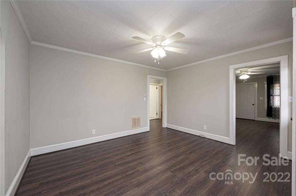 477 Black Oak Ridge Road Taylorsville, NC 28681 - Photo 4 of 19 Gallery Image 4