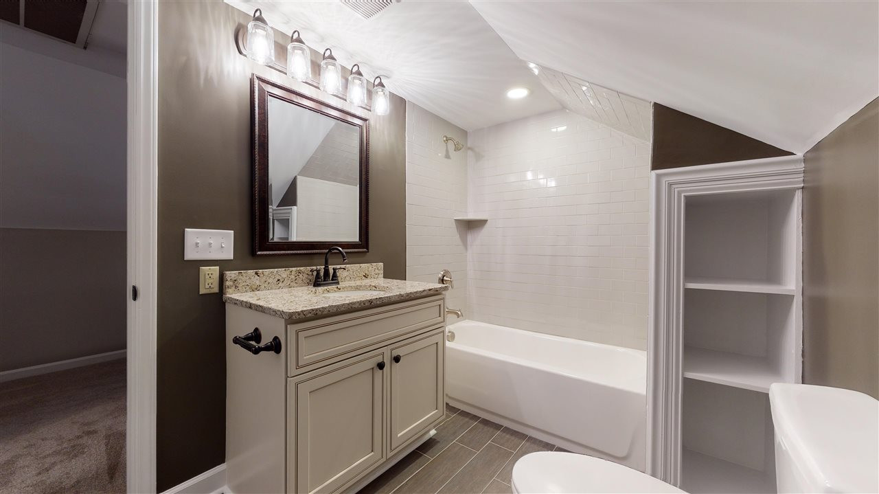7920 Senter Farm Road Apex, NC 27539 - Photo 13 of 19 Second Floor Full Bath- off of bonus room full bath