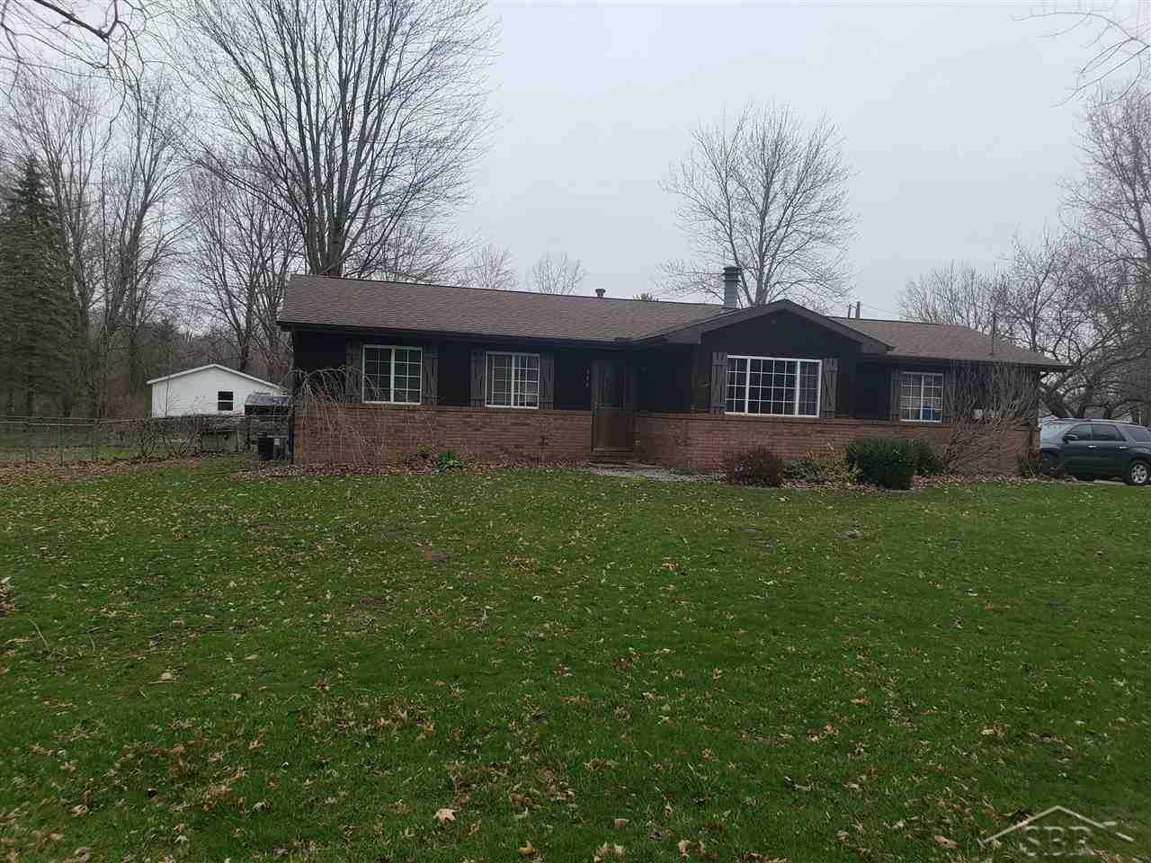 697 Hanchett Street St. Charles, MI 48655 - Photo 2 of 14 31377068-1.JPG