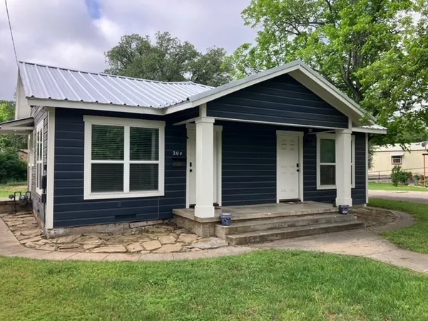 $172,000 | 204 East Dry Street, San Saba, TX 76877