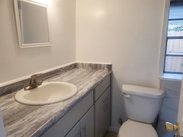 $995 | 1011 West 2nd Street, Tyler, TX 75701