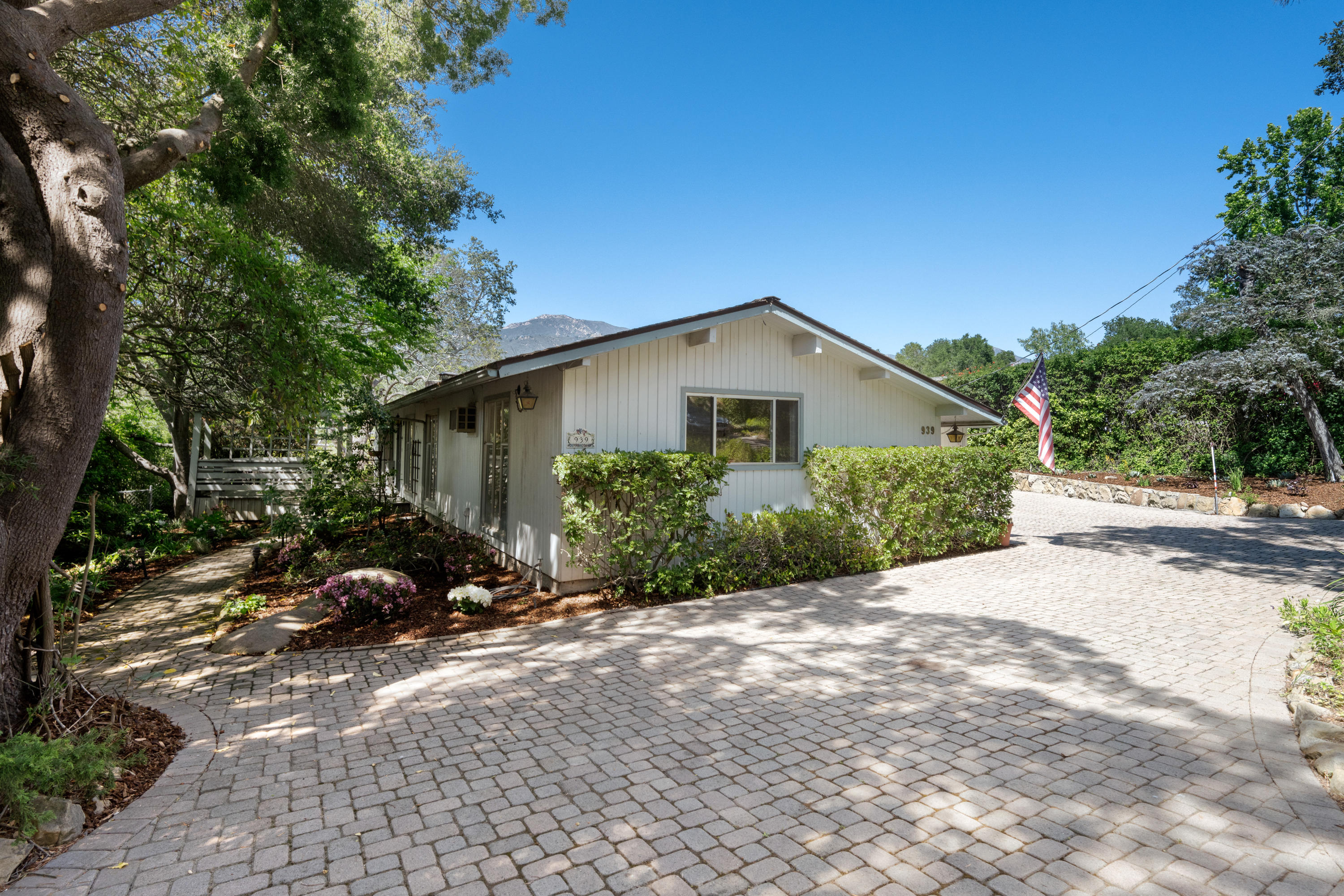 939 Mission Ridge Road Santa Barbara, CA 93103 - Photo 10 of 14 a view of a house with a patio