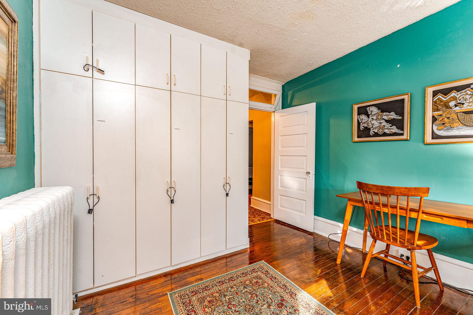 825 Bay Avenue Somers Point, NJ 08244 - Photo 16 of 37 a view of a livingroom with furniture and wooden floor