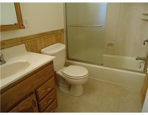 222 Pickens Road Aliquippa, PA 15001 - Photo 11 of 15 Full Bath.