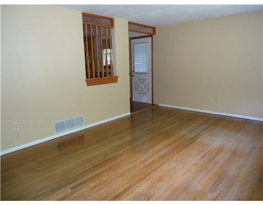 222 Pickens Road Aliquippa, PA 15001 - Photo 9 of 15 Living Room.