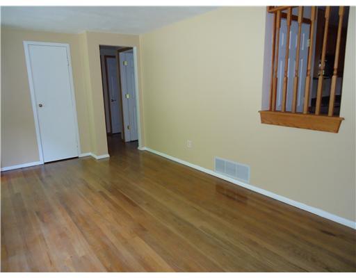 222 Pickens Road Aliquippa, PA 15001 - Photo 10 of 15 Living Room.