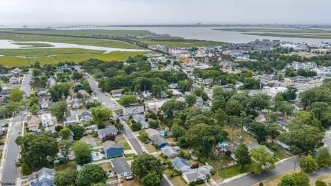$399,999 | 16 West Cedar Avenue, Somers Point, NJ 08244