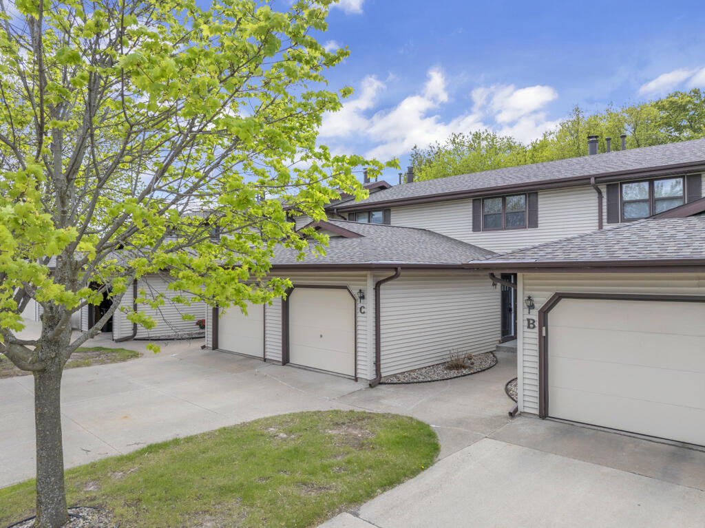 819 South Westhaven Place, Unit C Appleton, WI 54914 - Photo 1 of 1 Front Yard Aerial