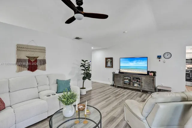 $300,000 | 14970 Southwest 49th Lane, Unit 2G, Miami, FL 33185