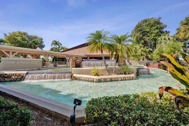 $300,000 | 14970 Southwest 49th Lane, Unit 2G, Miami, FL 33185