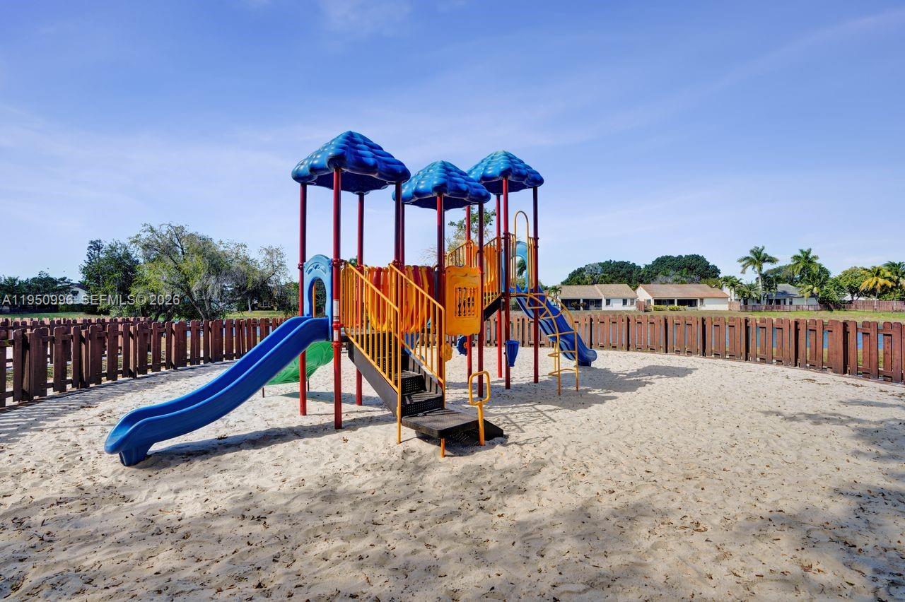 14970 Southwest 49th Lane, Unit 2G Miami, FL 33185 - Photo 25 of 29