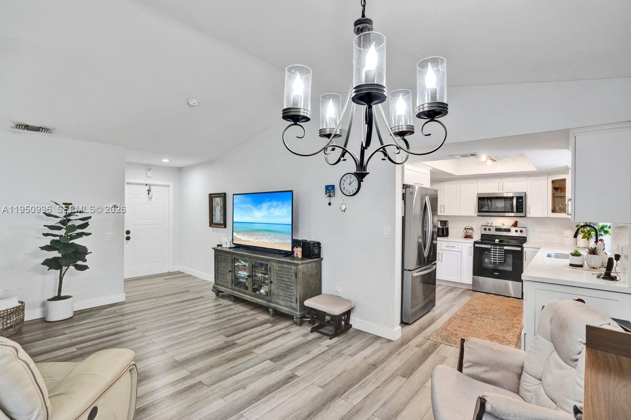 14970 Southwest 49th Lane, Unit 2G Miami, FL 33185 - Photo 4 of 29