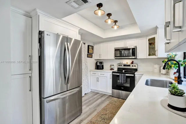 $300,000 | 14970 Southwest 49th Lane, Unit 2G, Miami, FL 33185