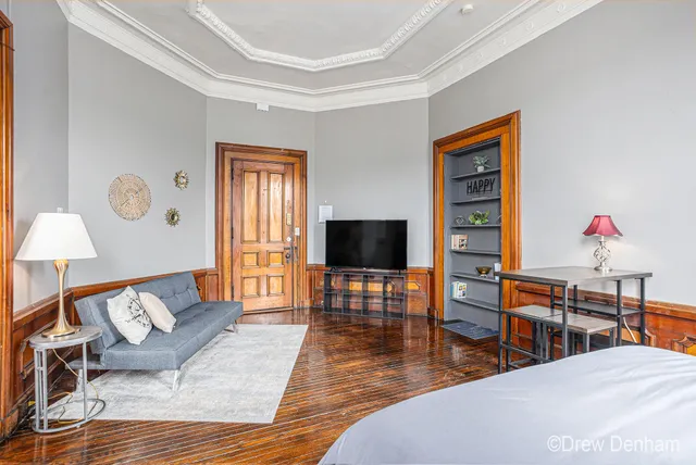 $819,900 | 701 Center Avenue, Bay City, MI 48708