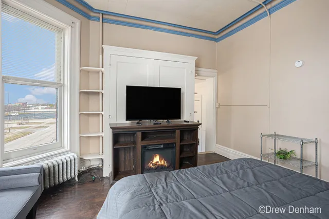 $819,900 | 701 Center Avenue, Bay City, MI 48708